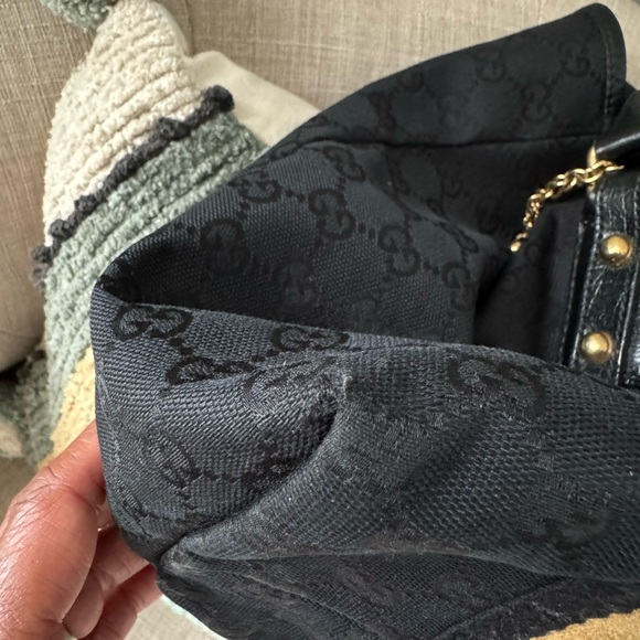 Gucci shoulder tote bag with charms 💯 authentic - Picture 9 of 15